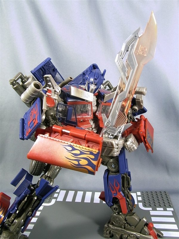 Transformers DA 28 Striker Optimus Prime  (7 of 23)